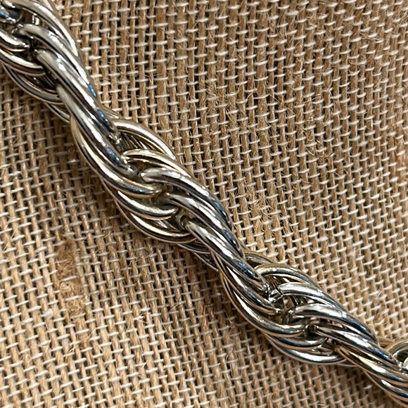 Vintage Trifari Set. Made in France. Necklace & Matching Bracelet - Picture 14 of 17